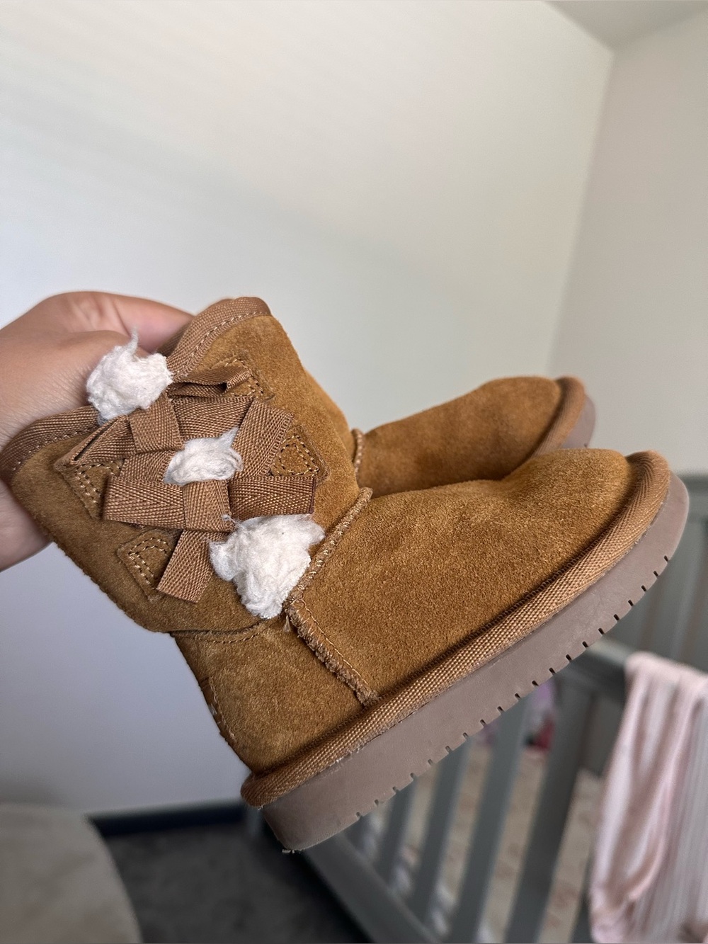 Koolaburra Uggs Victoria boots toddler size 6
